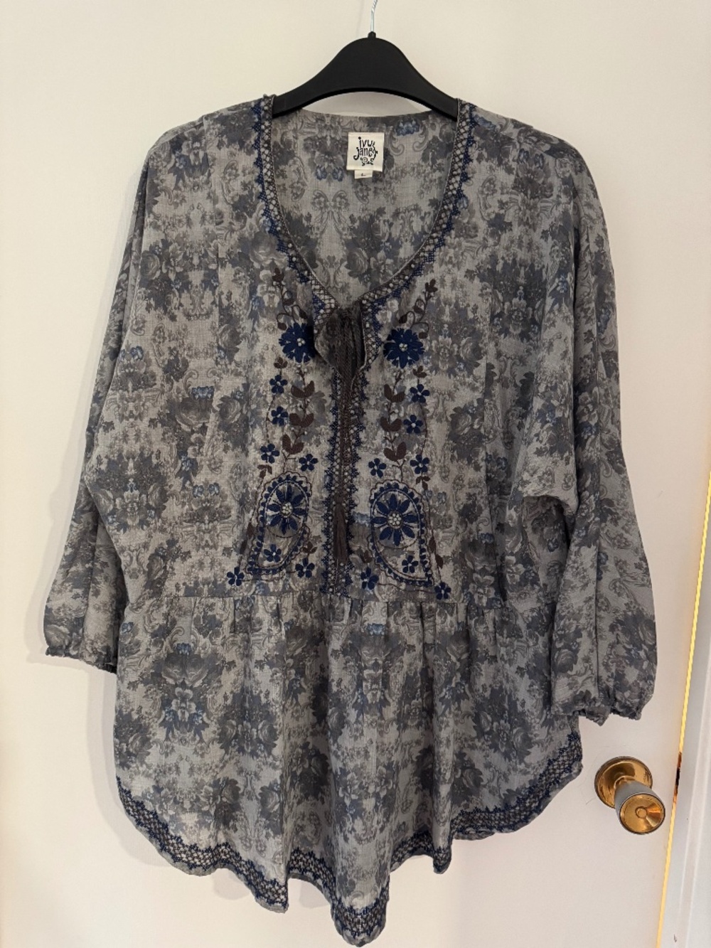 Ivy Jane blue tunic blouse